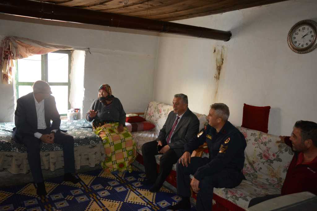 SAYIN KAYMAKAMIMIZ HANE ZİYARETLERİNE DEVAM EDİYOR