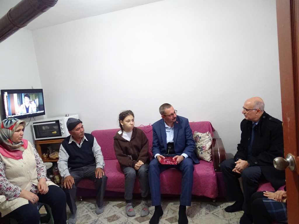 TRAFİK KAZASI GEÇİREN ÖĞRENCİMİZİ ZİYARET ETTİK